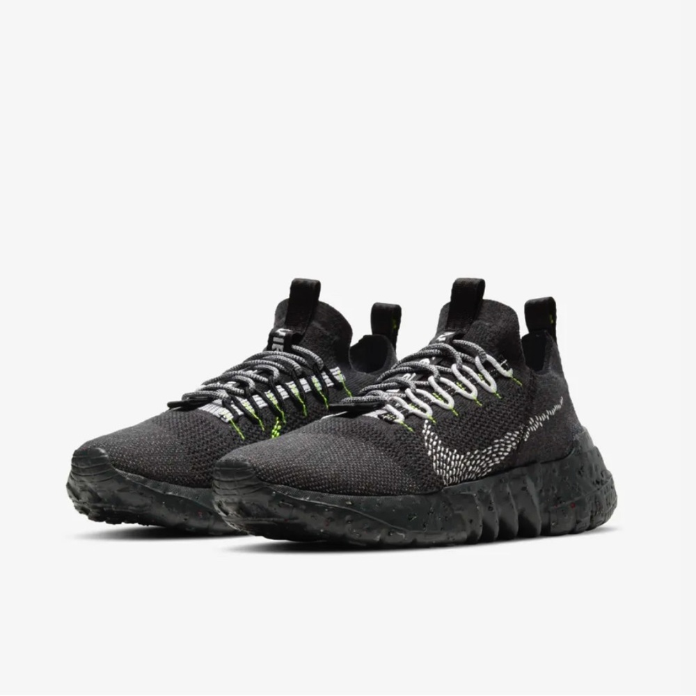 Nike Space Hippie 01 in Black Volt